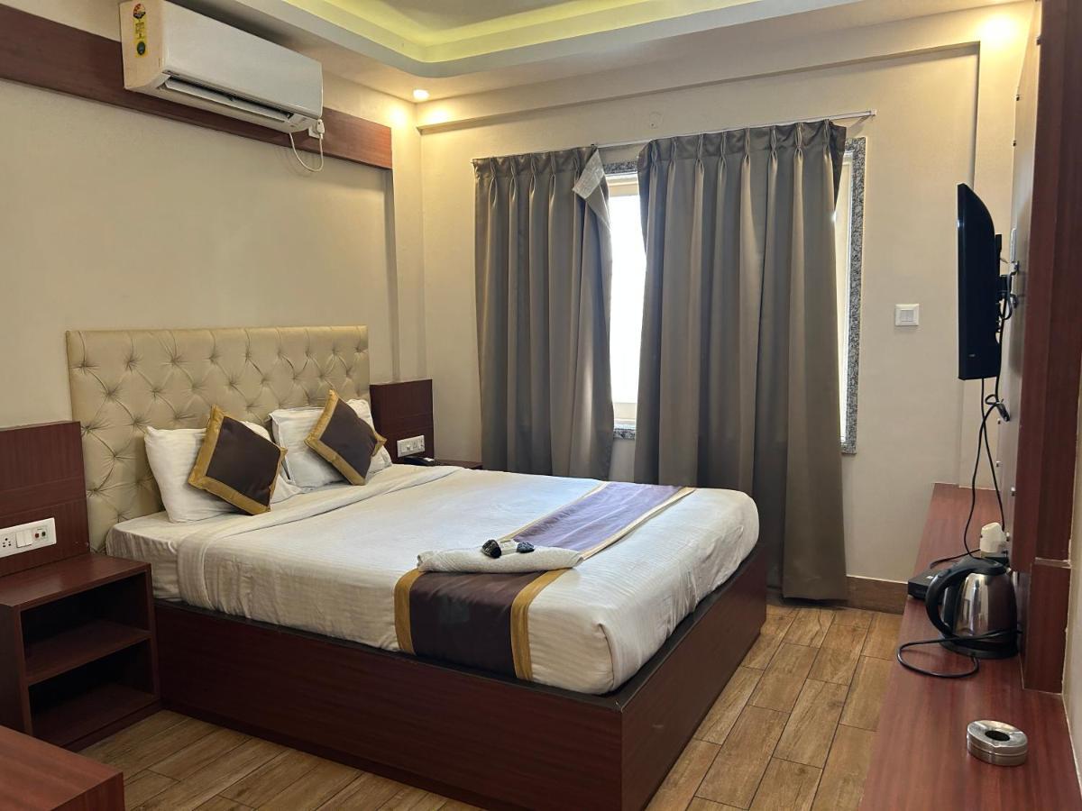 The Aster Enclave Hotel Kalkutta Kültér fotó