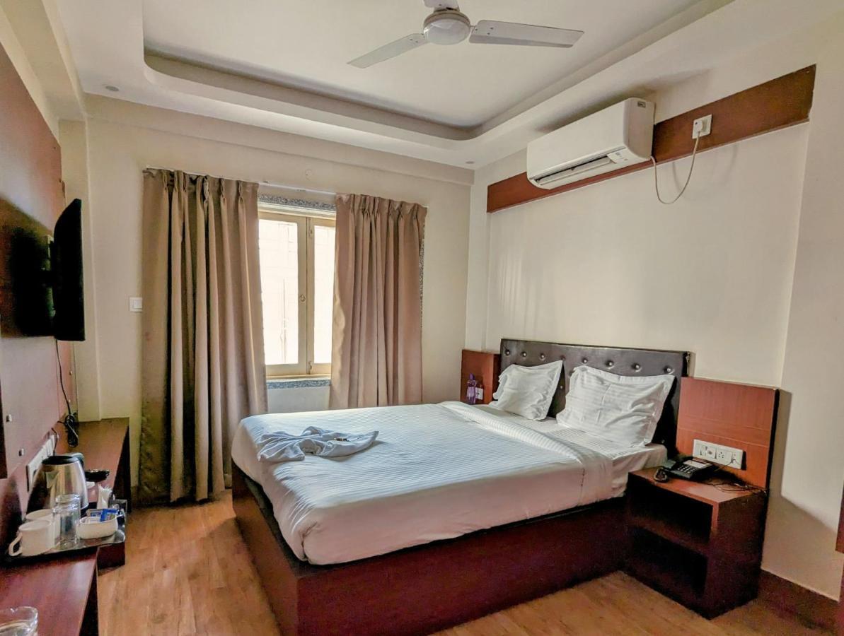 The Aster Enclave Hotel Kalkutta Kültér fotó