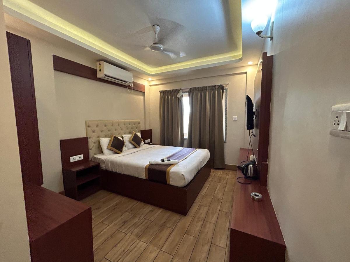 The Aster Enclave Hotel Kalkutta Kültér fotó